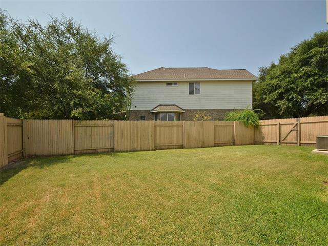 Lovely home in desirable Scofield Farms! – photo 4