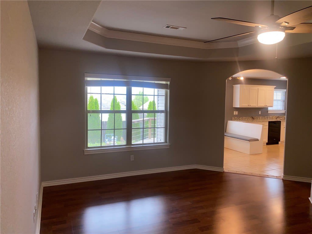 706 SW Castlewood Street – photo 2