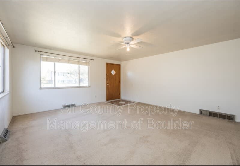 1517 Stuart St – photo 3