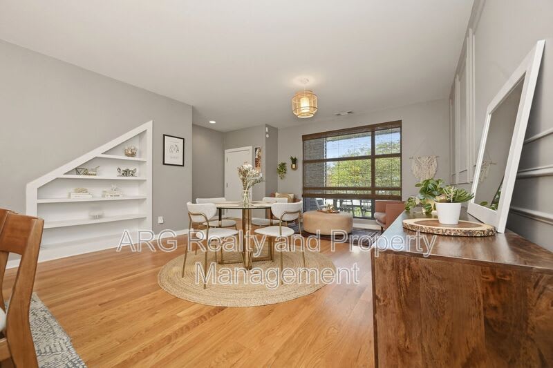 472 Martin Street SE – photo 3