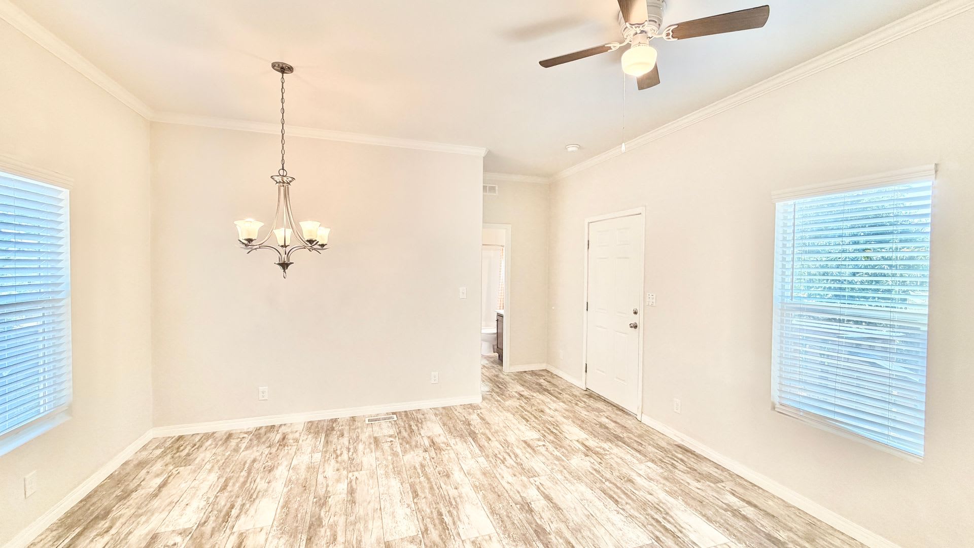 Beautiful Standalone Guest Home With Balcony Deck Private Yard Space Located On A One Of A Kind Fully Fenced Gated Private Property In Fallbrook – photo 5