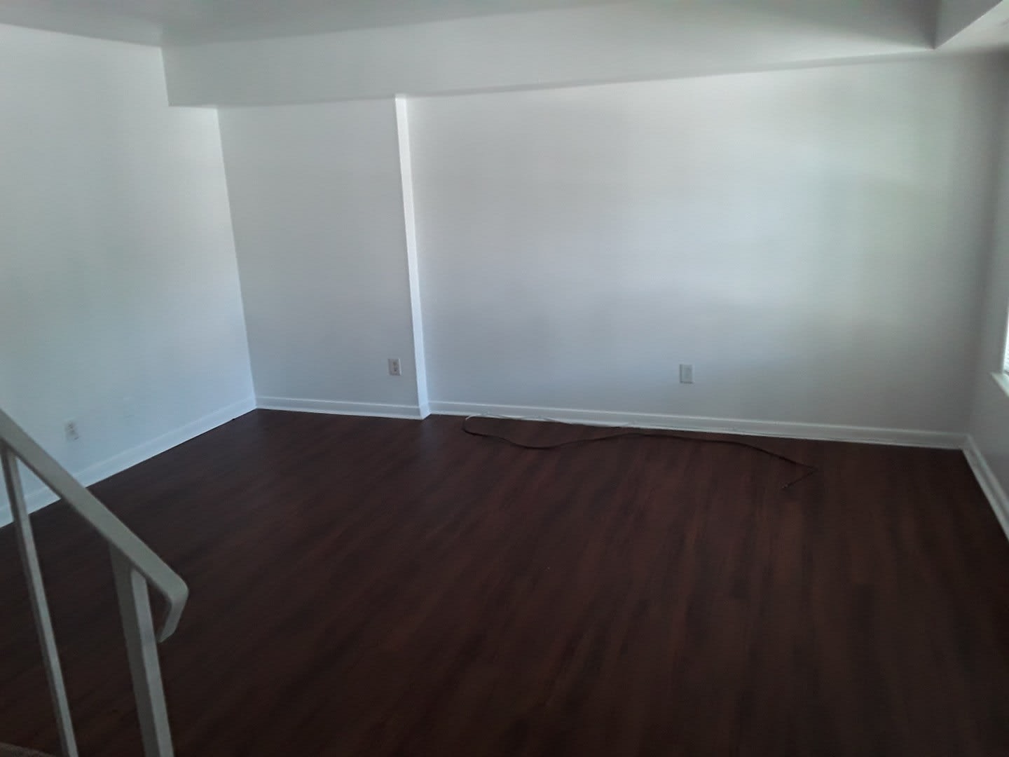 Three bedroom townhome with small, fenced-in patio/ yard area. – photo 4
