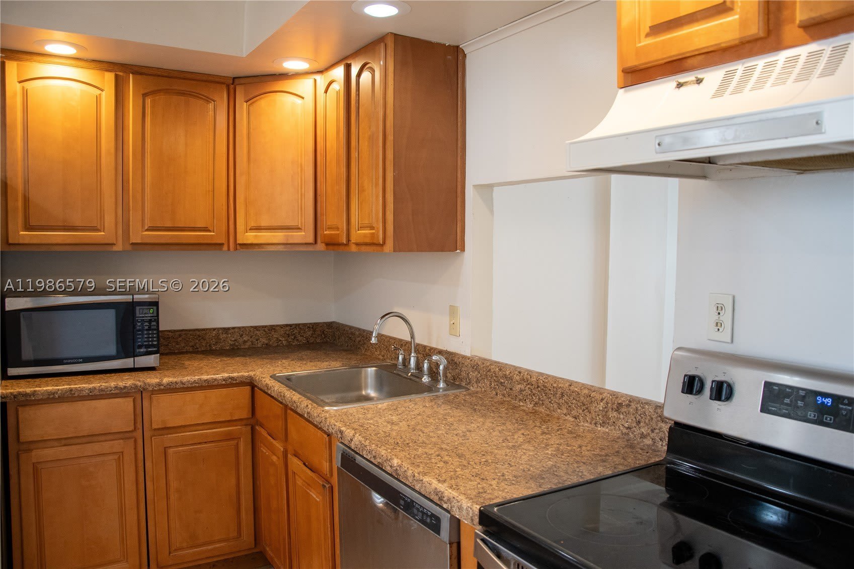 505 E Dania Beach Blvd – photo 5