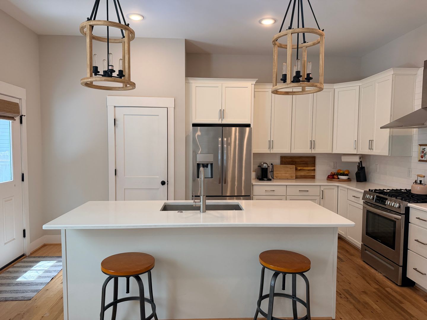 Beautiful Modern 3 Bedroom Church Hill Home – photo 2