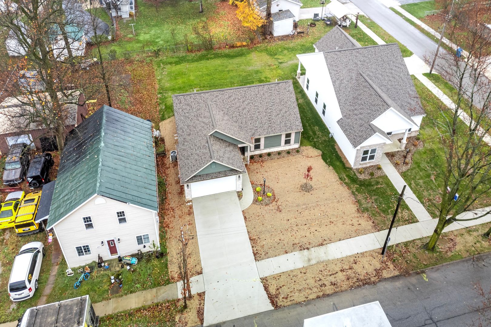 New Build w/ Attached Garage and Tons of Space – photo 4