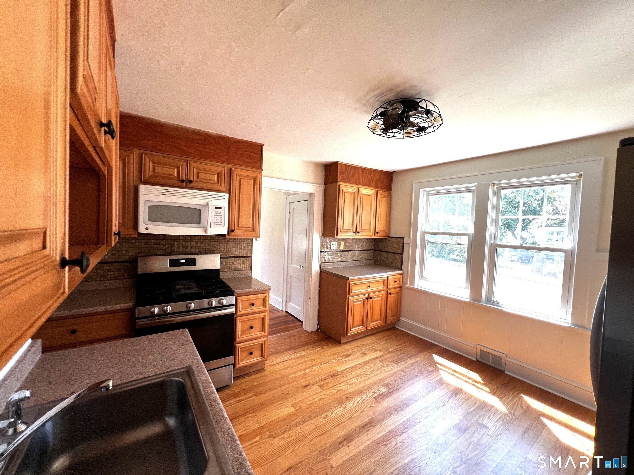243 Henry Avenue – photo 4
