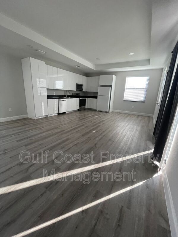1924 Marlay Avenue – photo 5