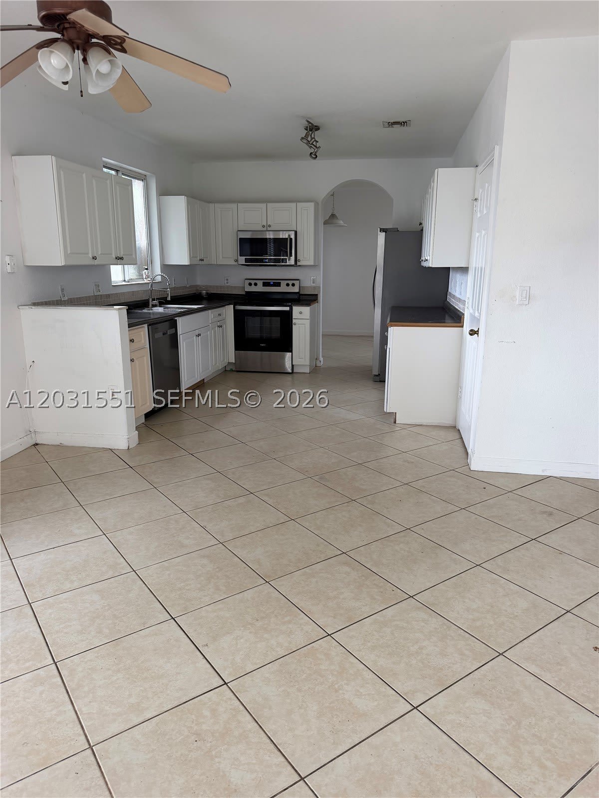 3581 NE 11th Dr – photo 5