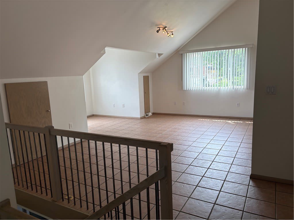 225 Tasso St – photo 4