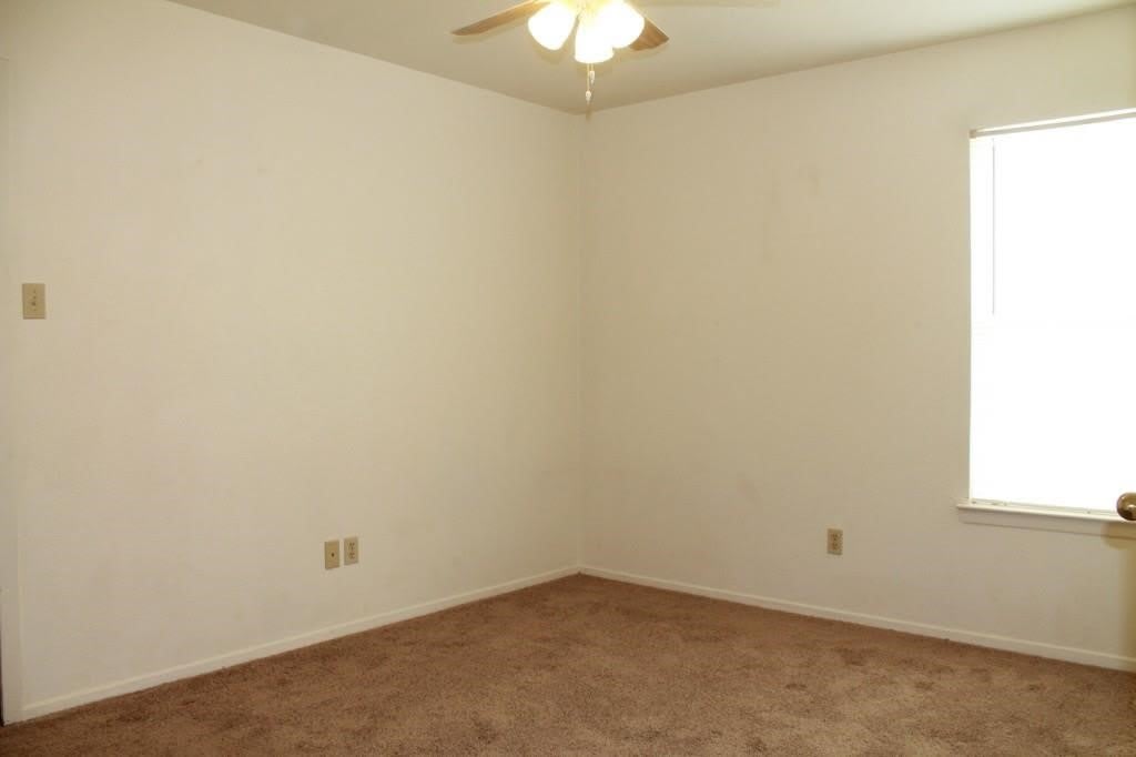 1424 Walters Drive – photo 5