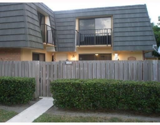 3209 32nd Way – photo 1