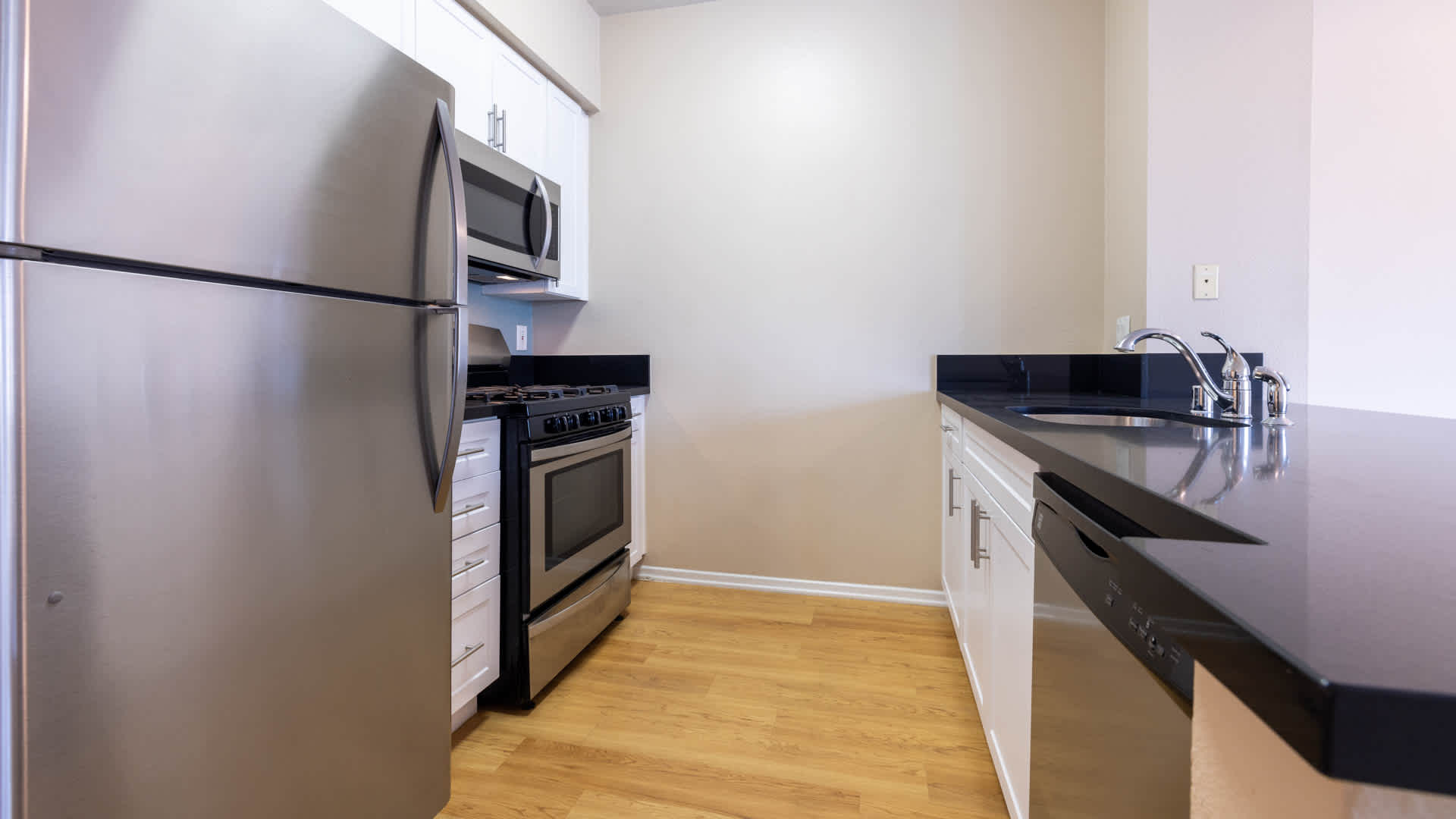 Bay Hill Apartments – photo 3