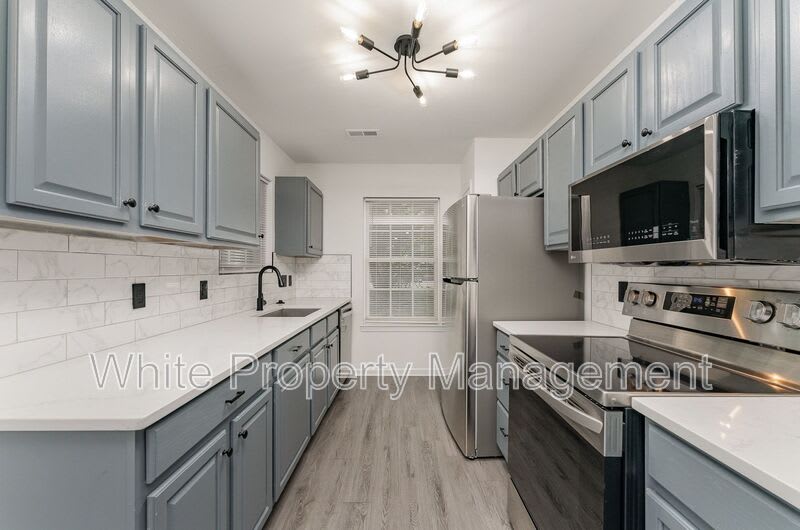 1900 Holly Street – photo 4