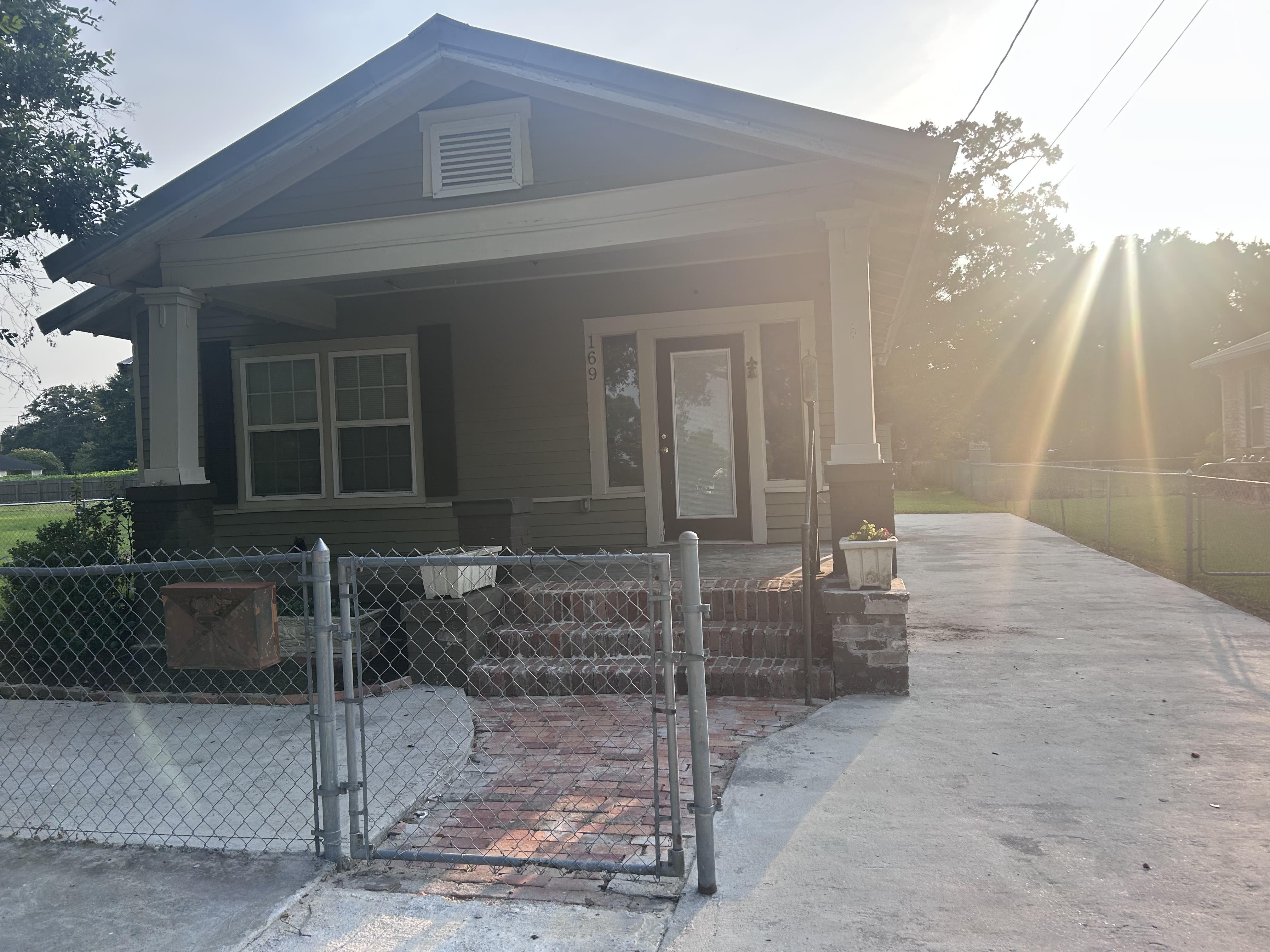 169 Dorries St – photo 1
