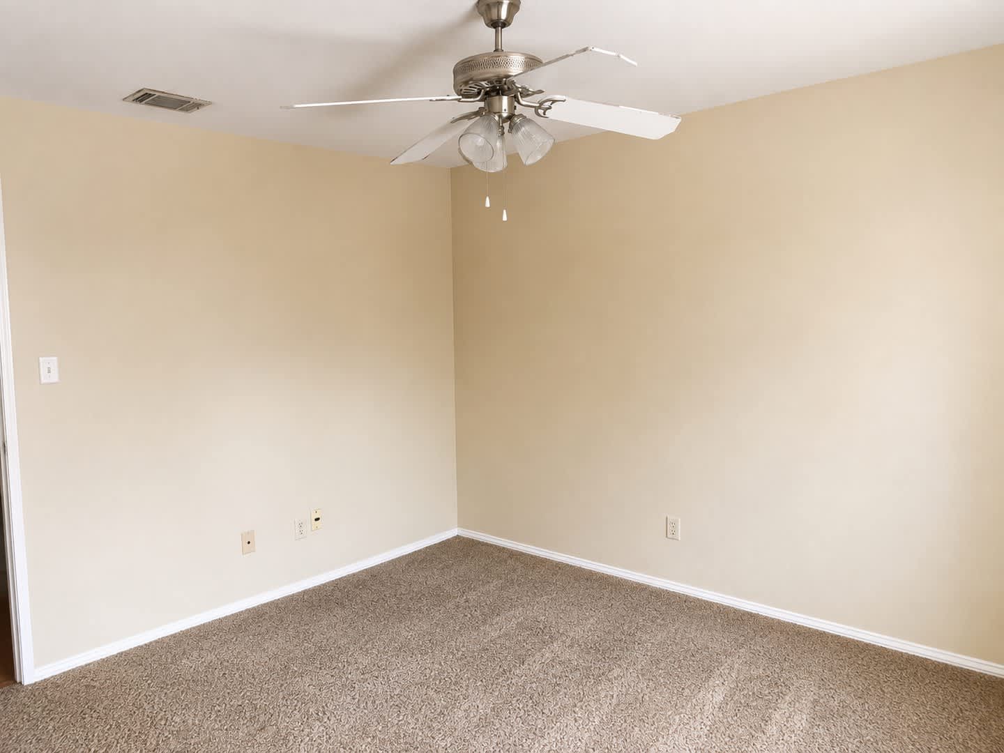 2/2.5 Condo at Canterbury – photo 5