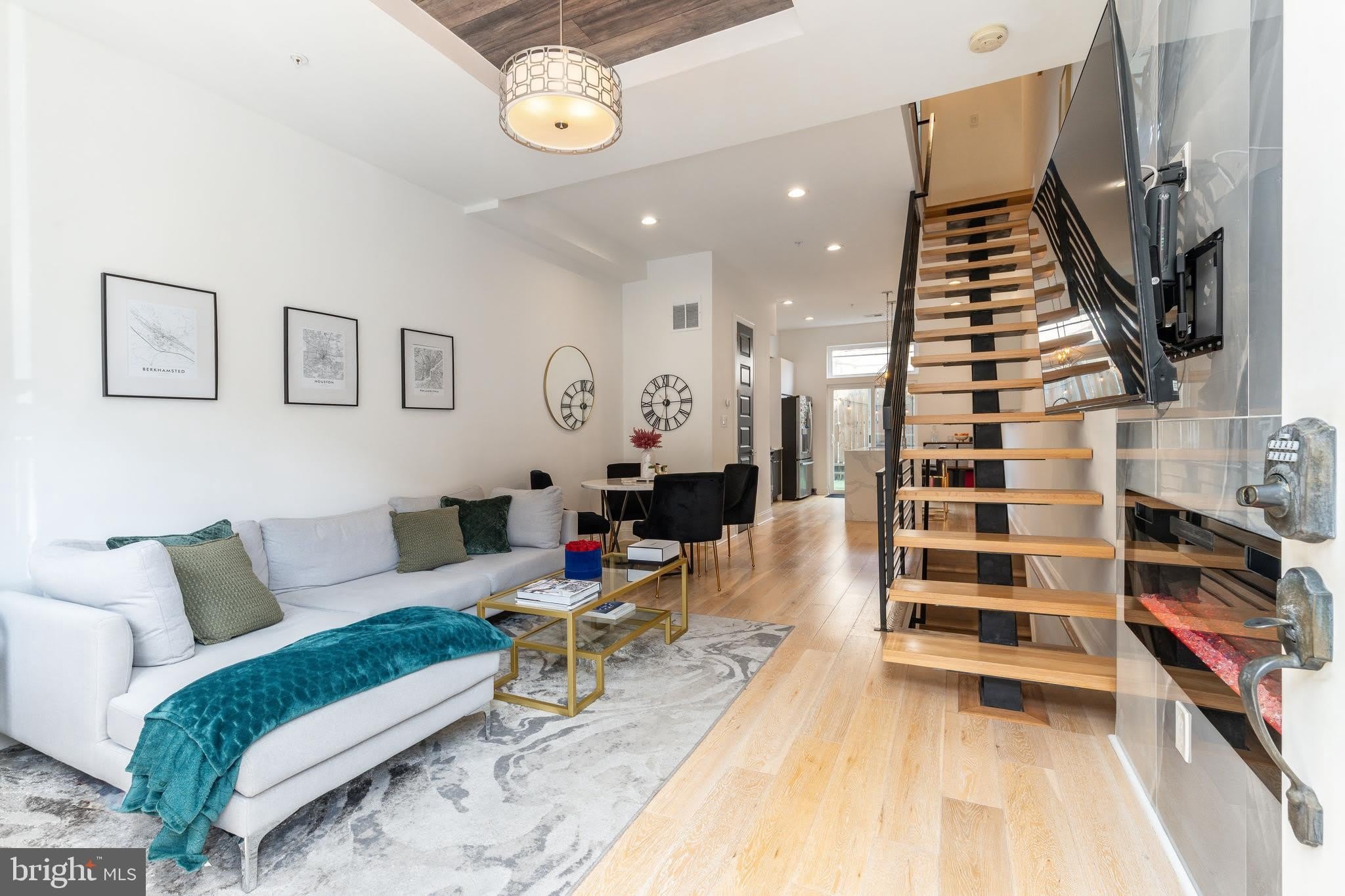 2147 CROSS Street – photo 2