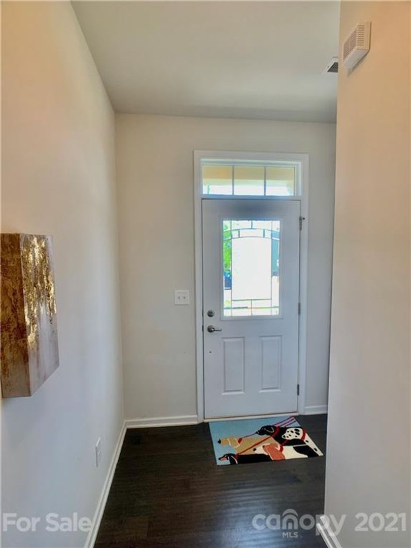 Room in 3 Bedroom Home at Audubon Park Dr – photo 4