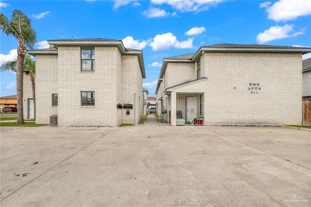 914 W Cherokee Avenue – photo 2