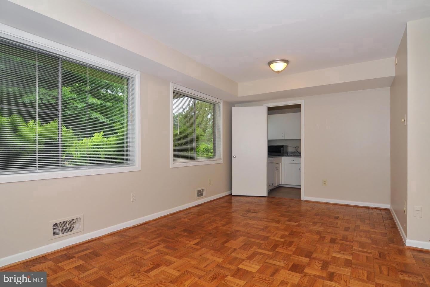 10618 KENILWORTH AVE #K4 – photo 4