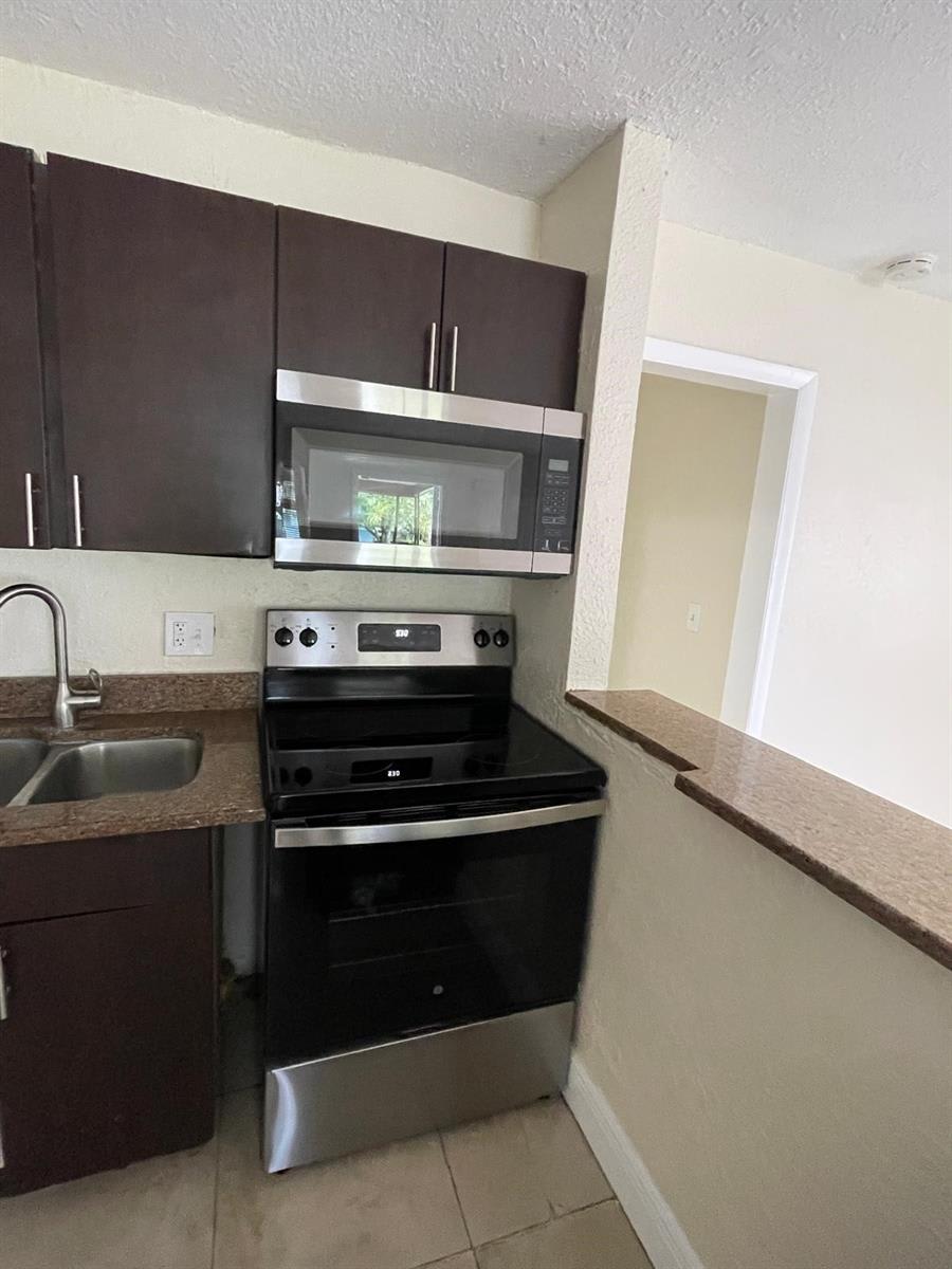 290 Sw 9Th St – photo 2