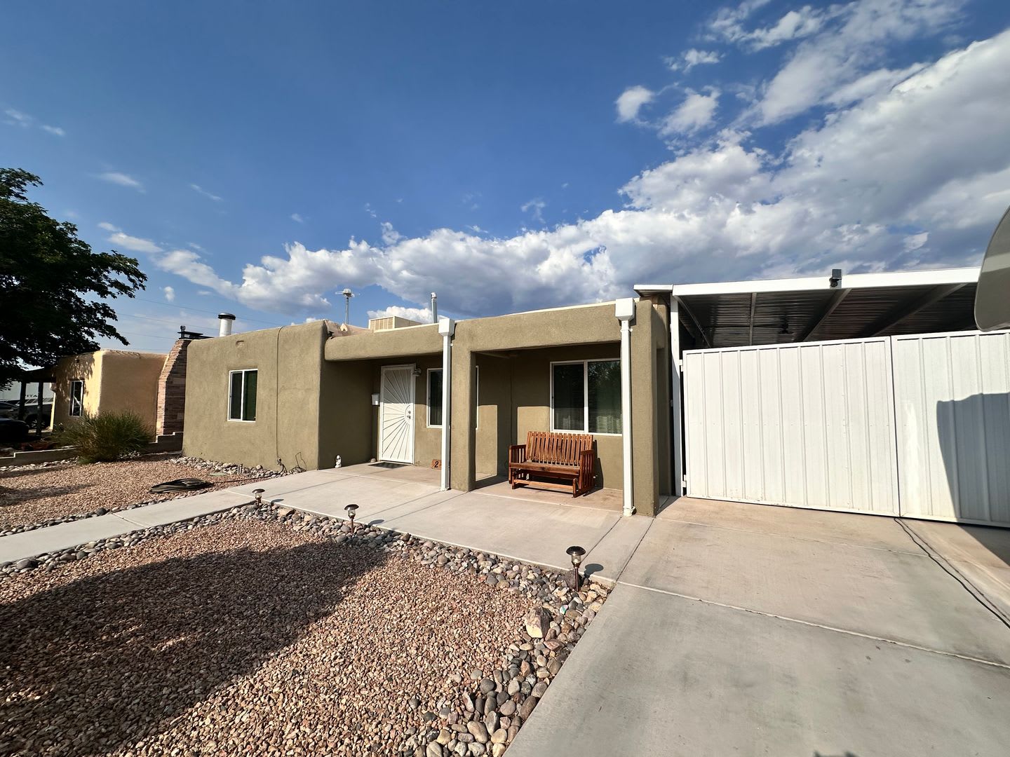 Newly Remodeled 3 Bedroom 2 Bathroom – photo 3