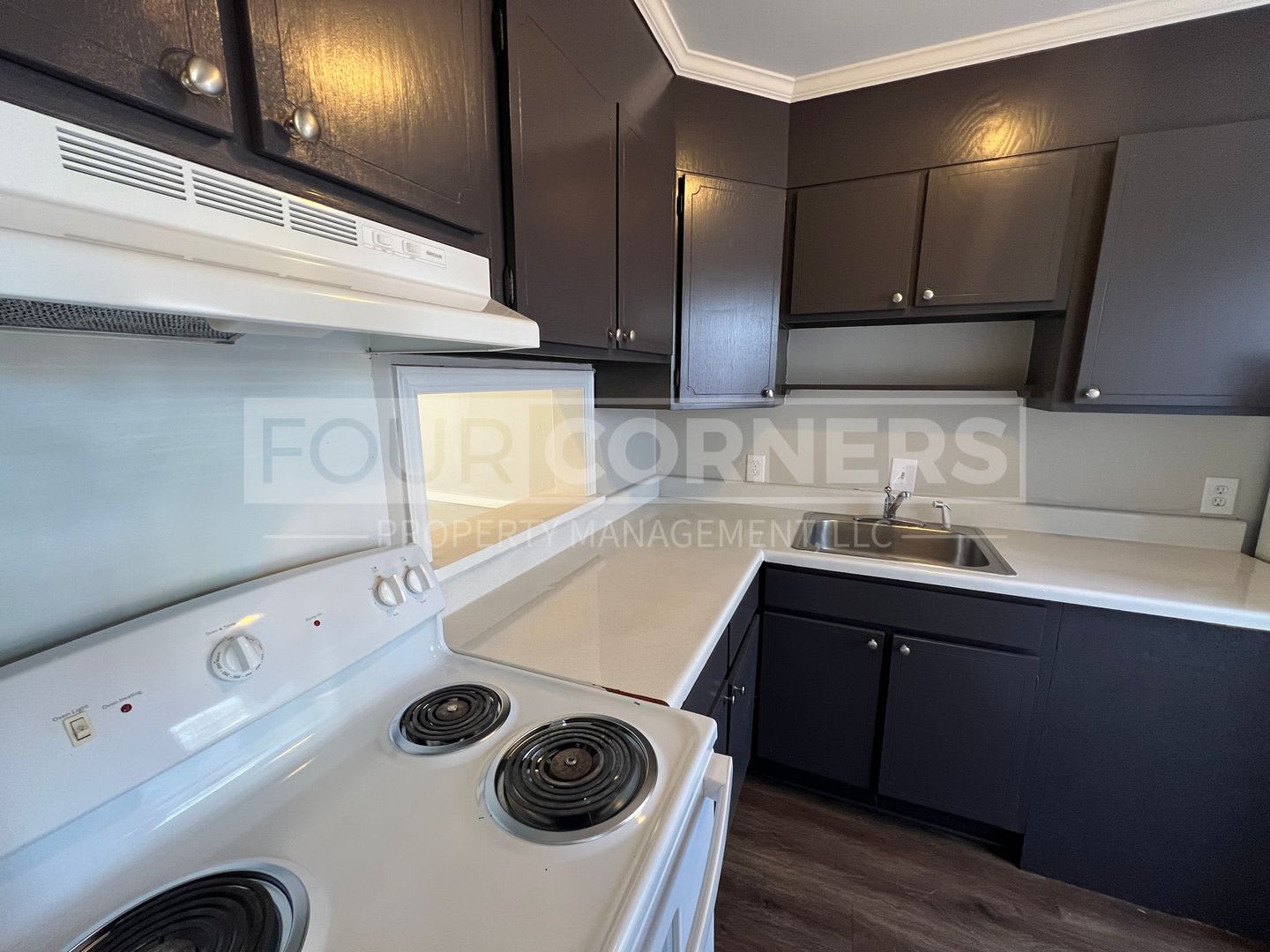 Spacious 2 Bedroom 1.5 Bath Townhome – photo 2