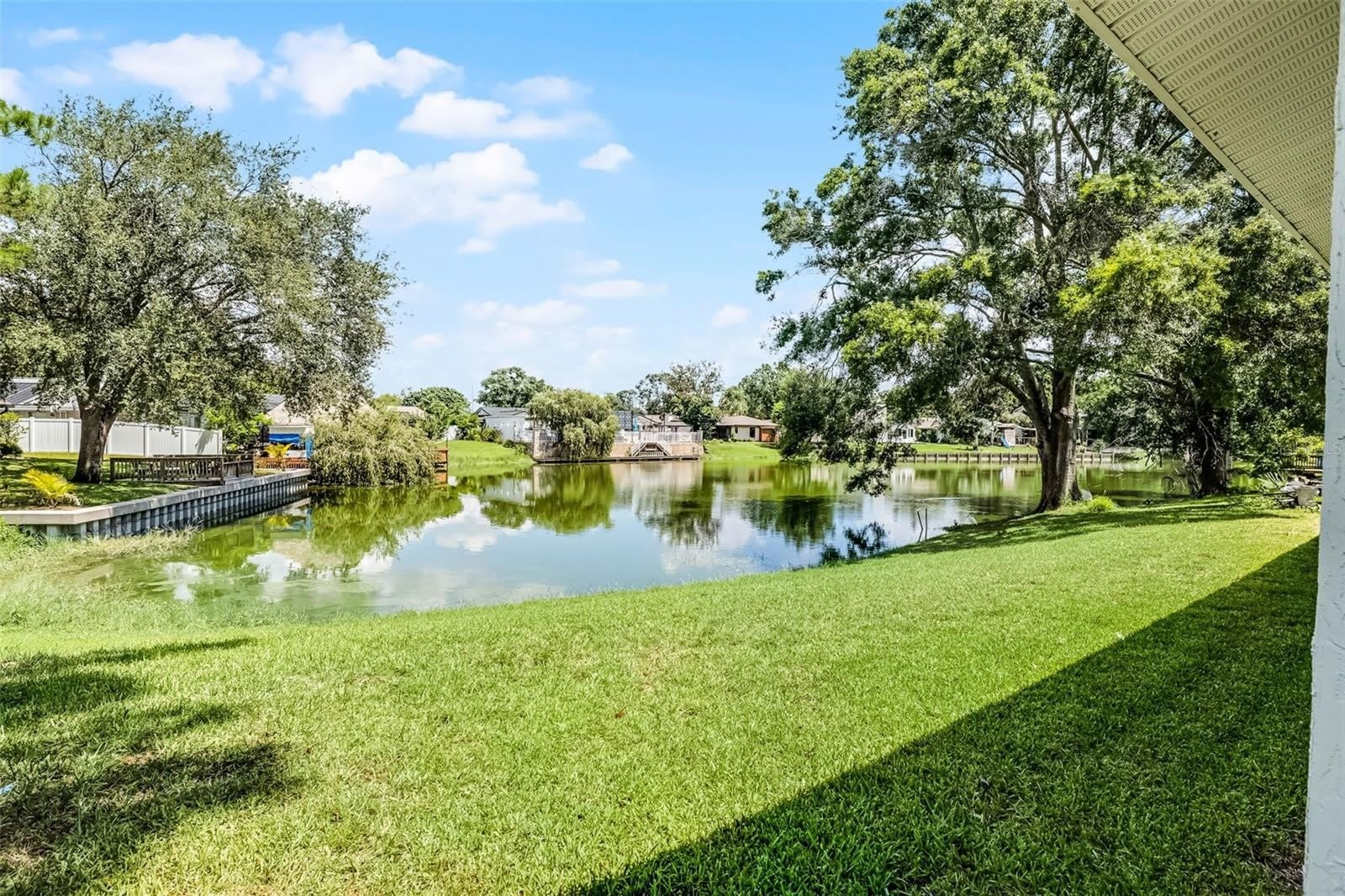 8208 LA SERENA Drive – photo 2