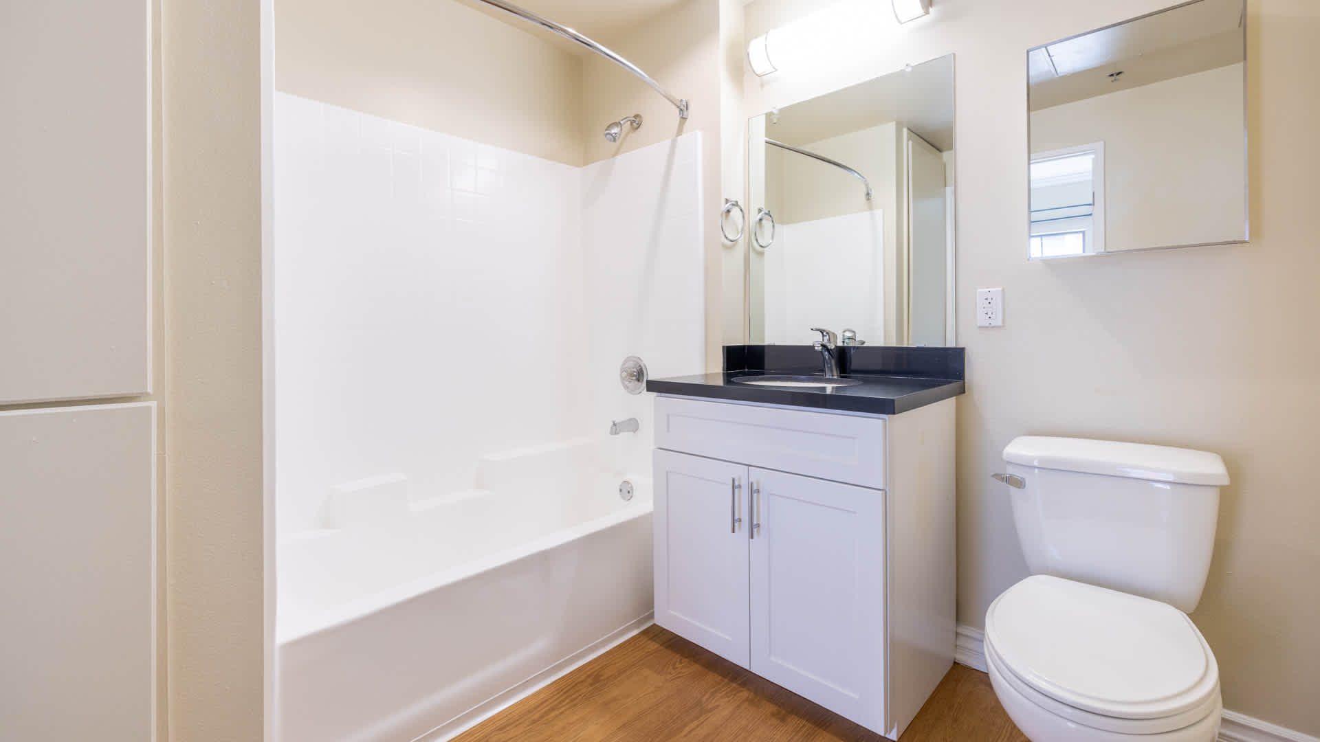 425 Broadway Apartments – photo 5