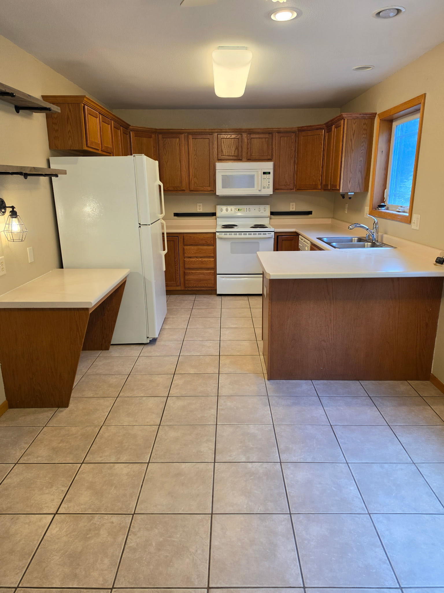 1006 Georgene St – photo 2