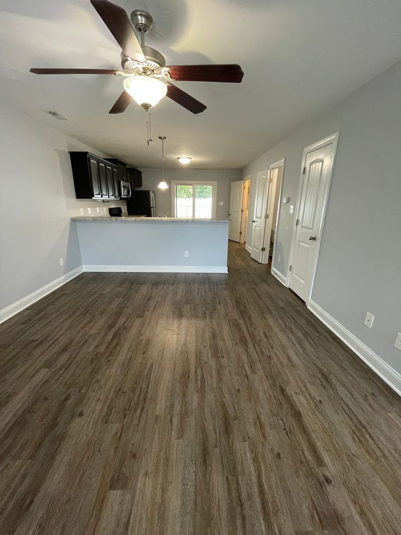 Like New Townhome! – photo 5