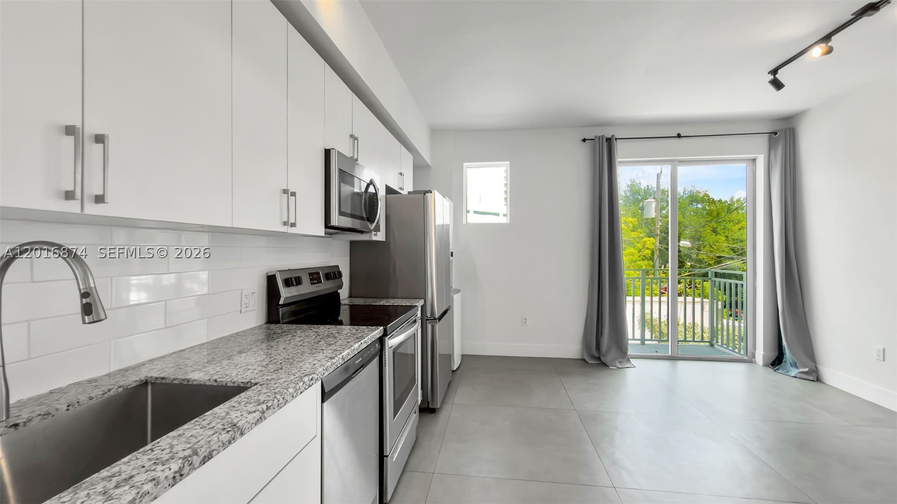1536 NW 15th Ave – photo 1
