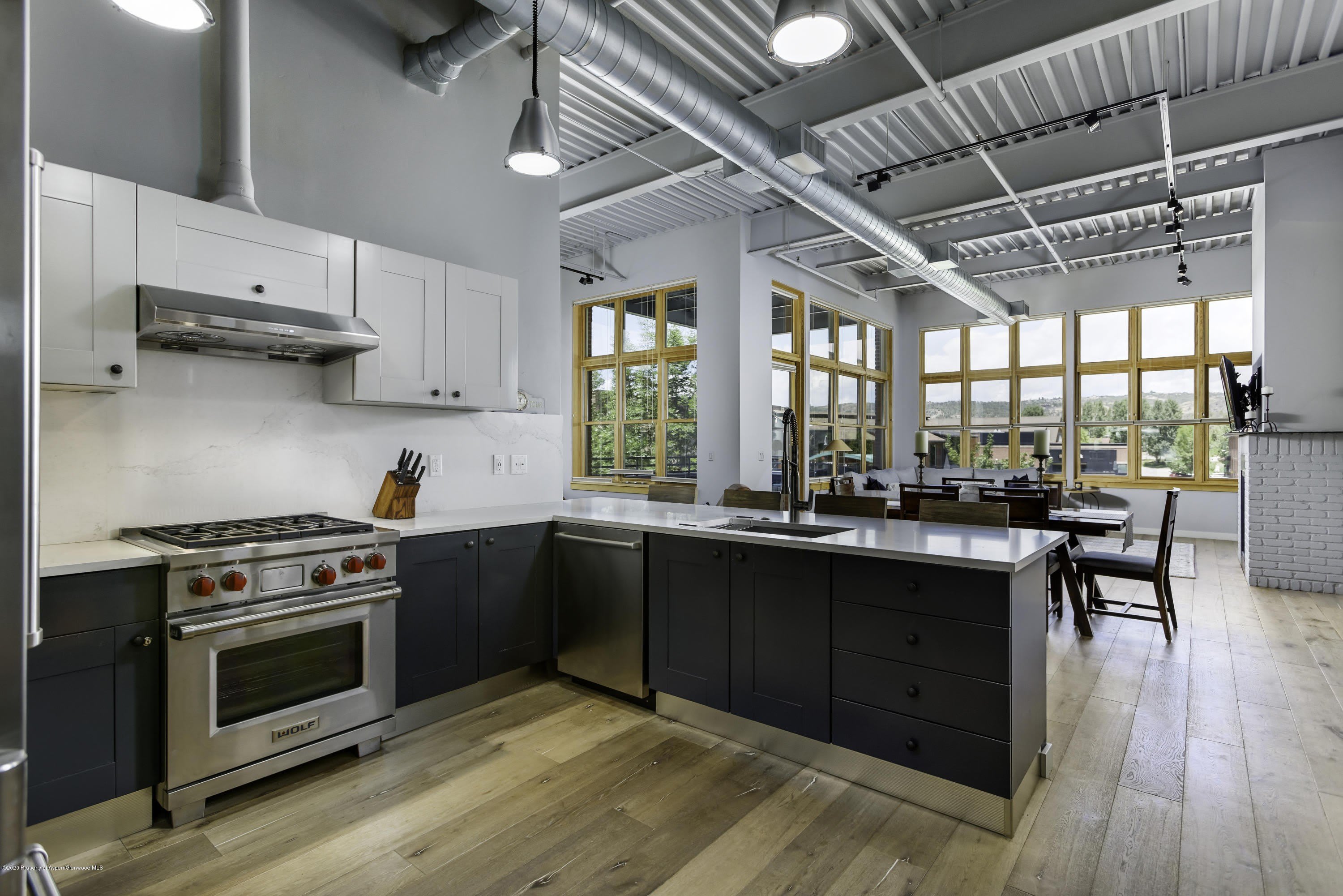 231 Robinson Street – photo 3