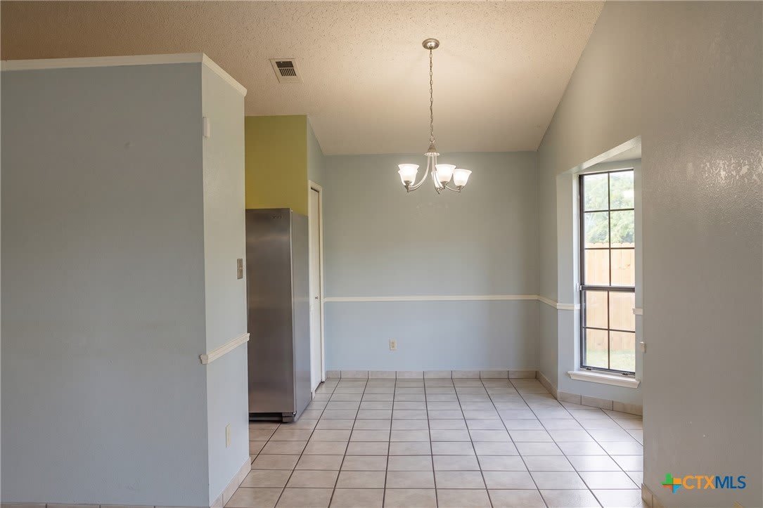 2404 Fieldstone Drive – photo 4