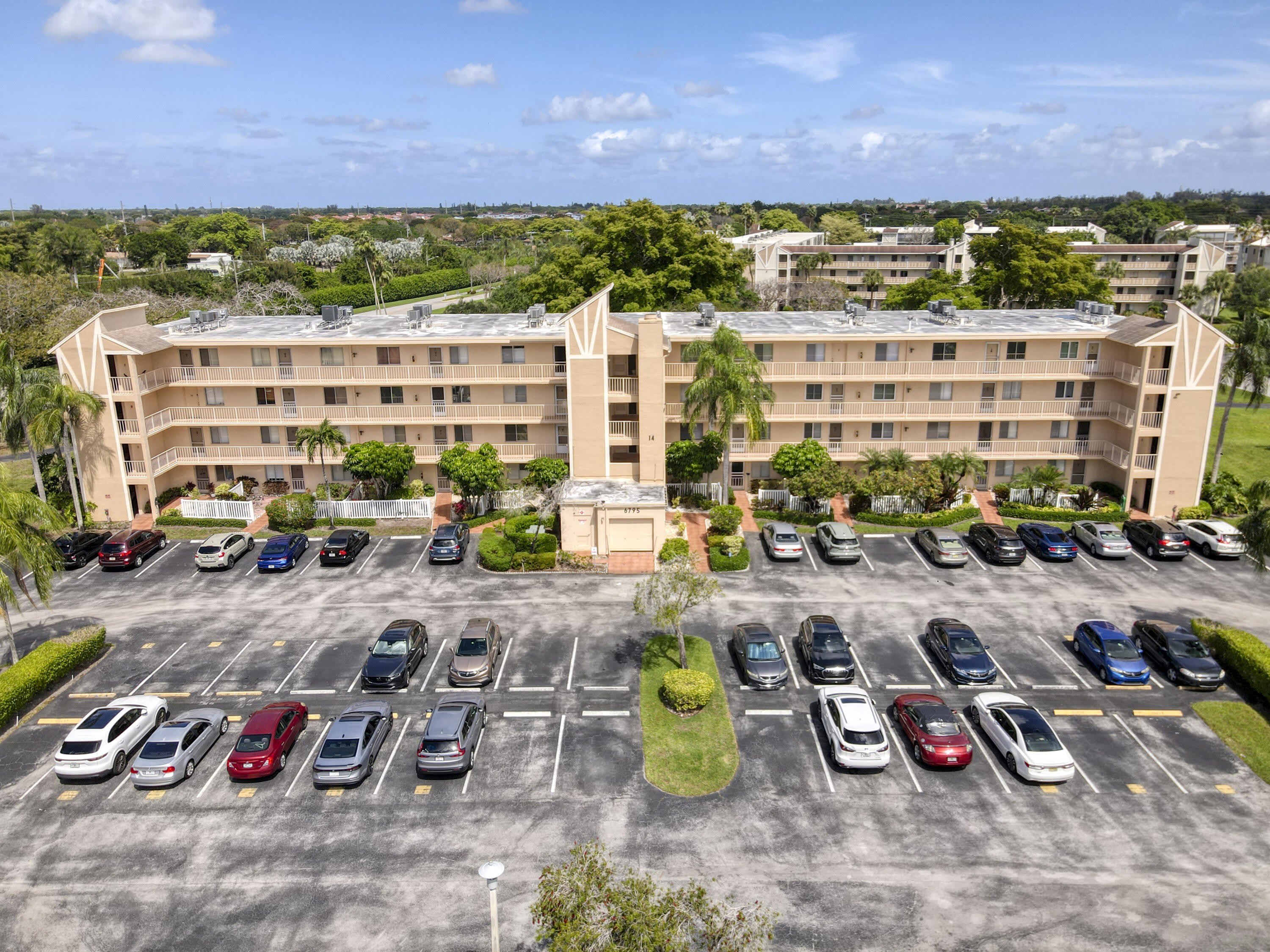 6795 Huntington Lane – photo 1
