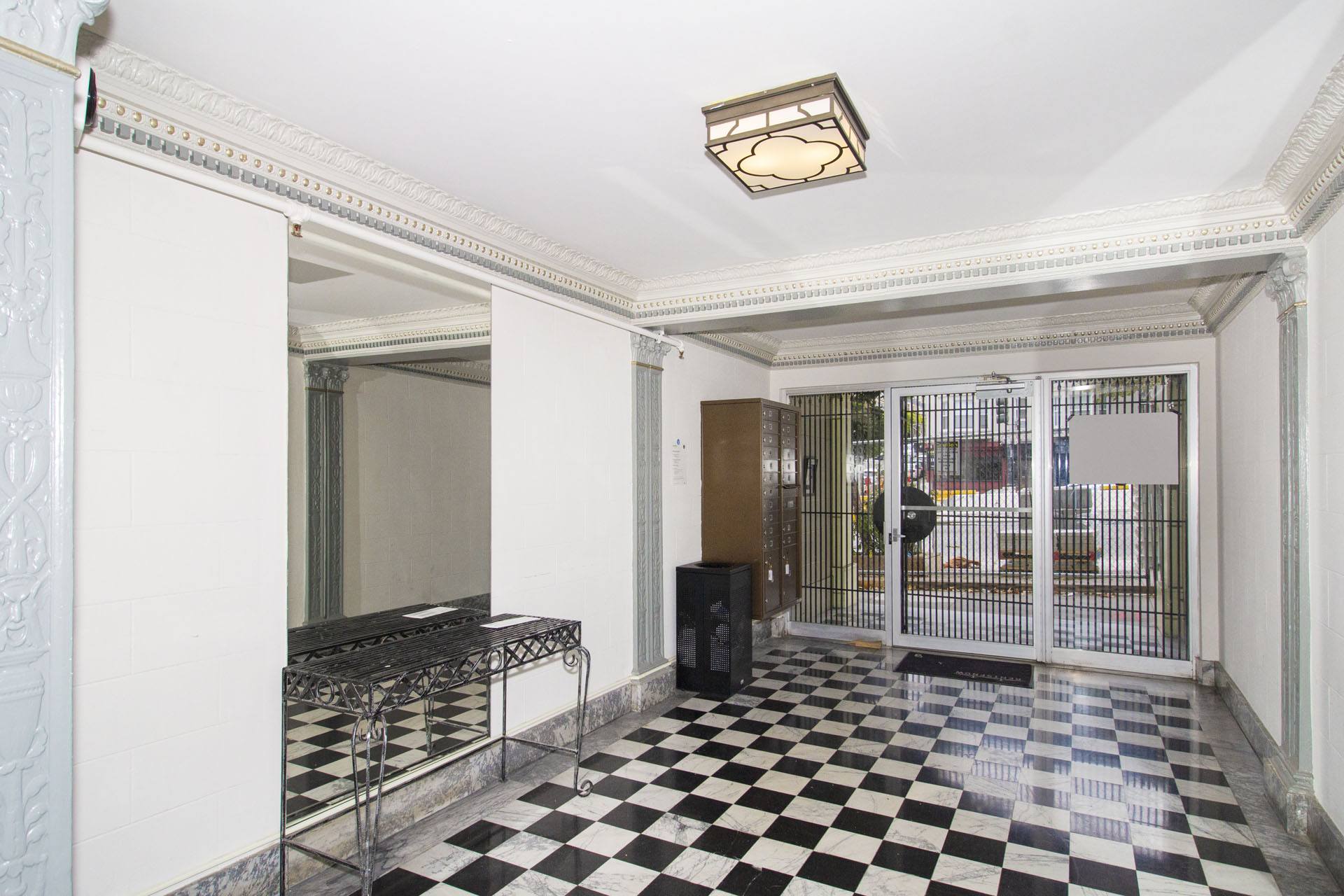 2363 Van Ness – photo 3