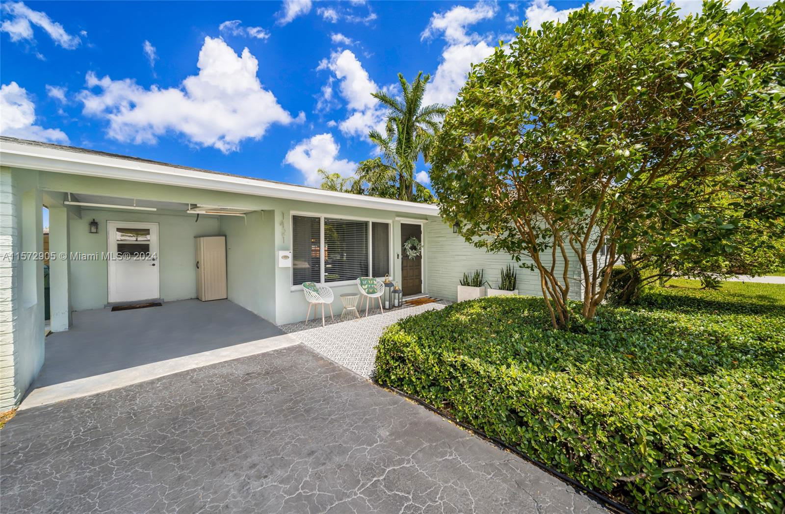 1421 Northeast 41st Street – photo 2