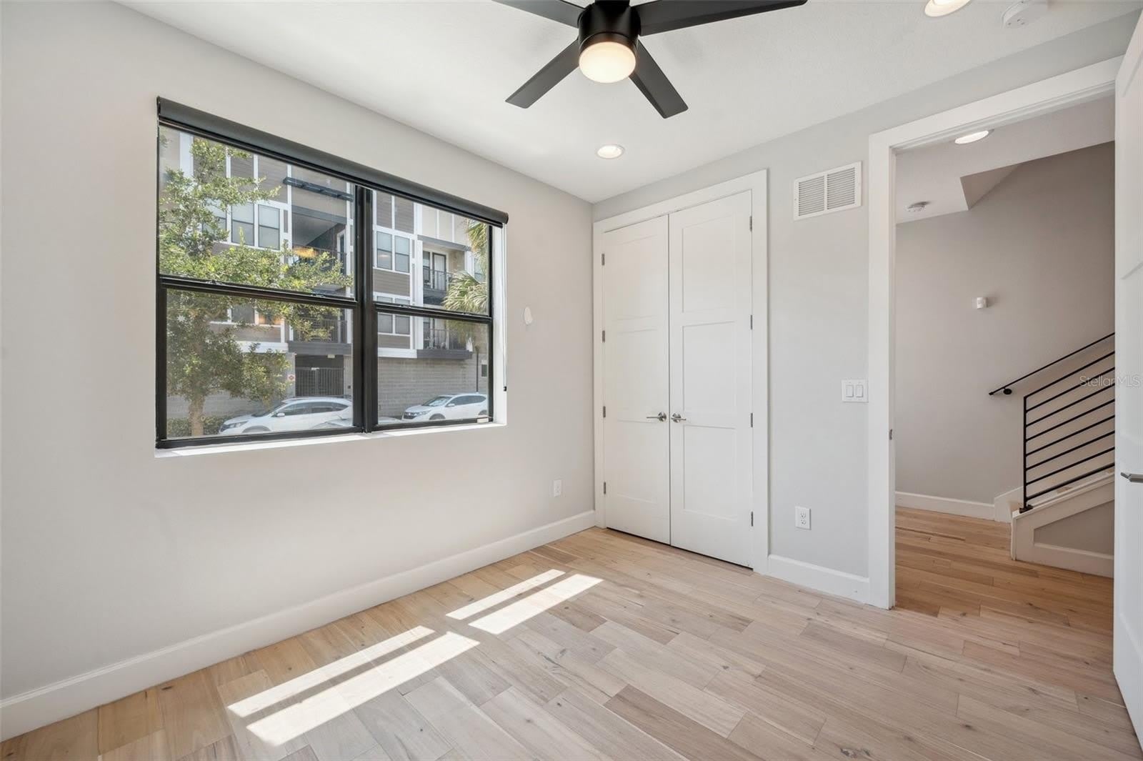 401 N OREGON Avenue – photo 5