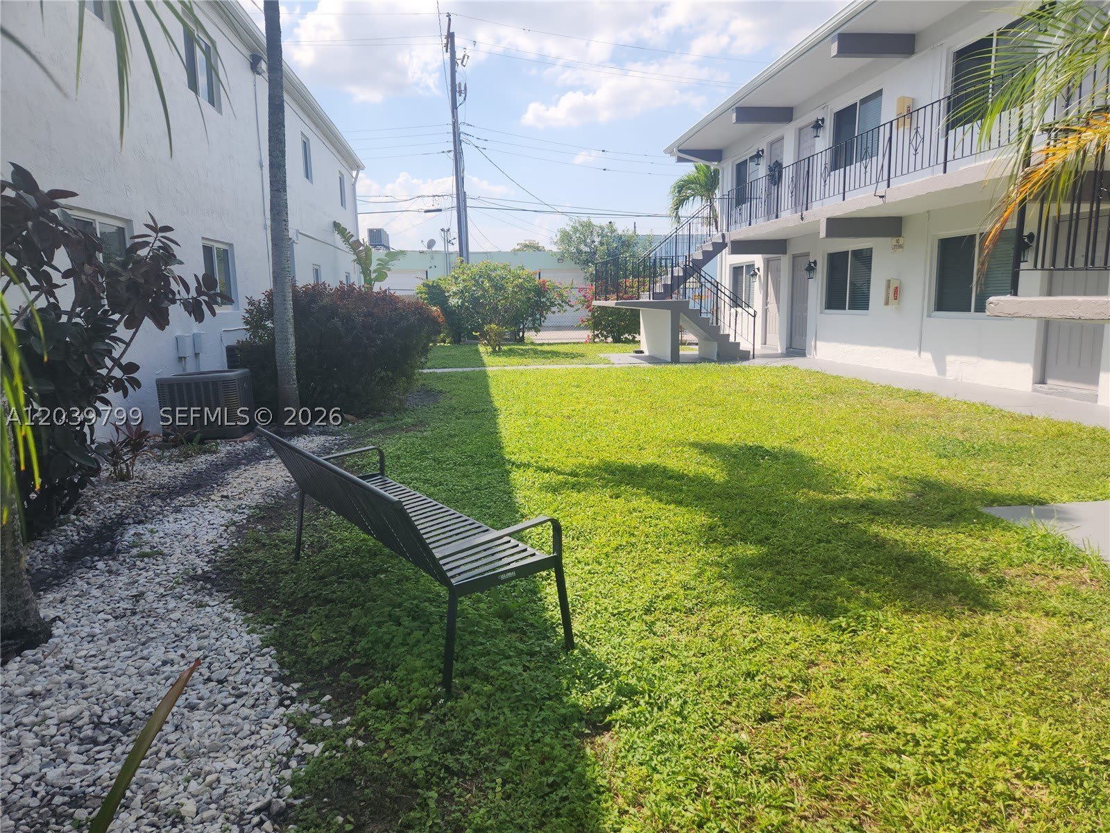 715 NE 2nd Ave – photo 3