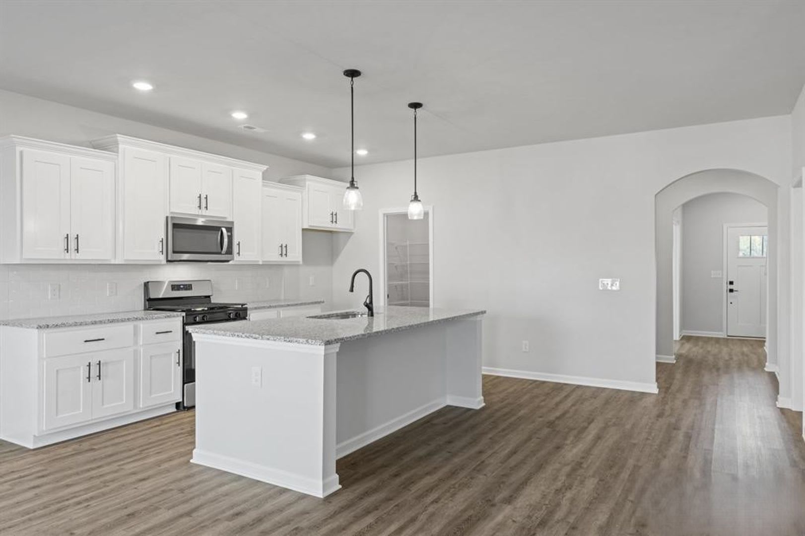Move In Special!! – photo 4