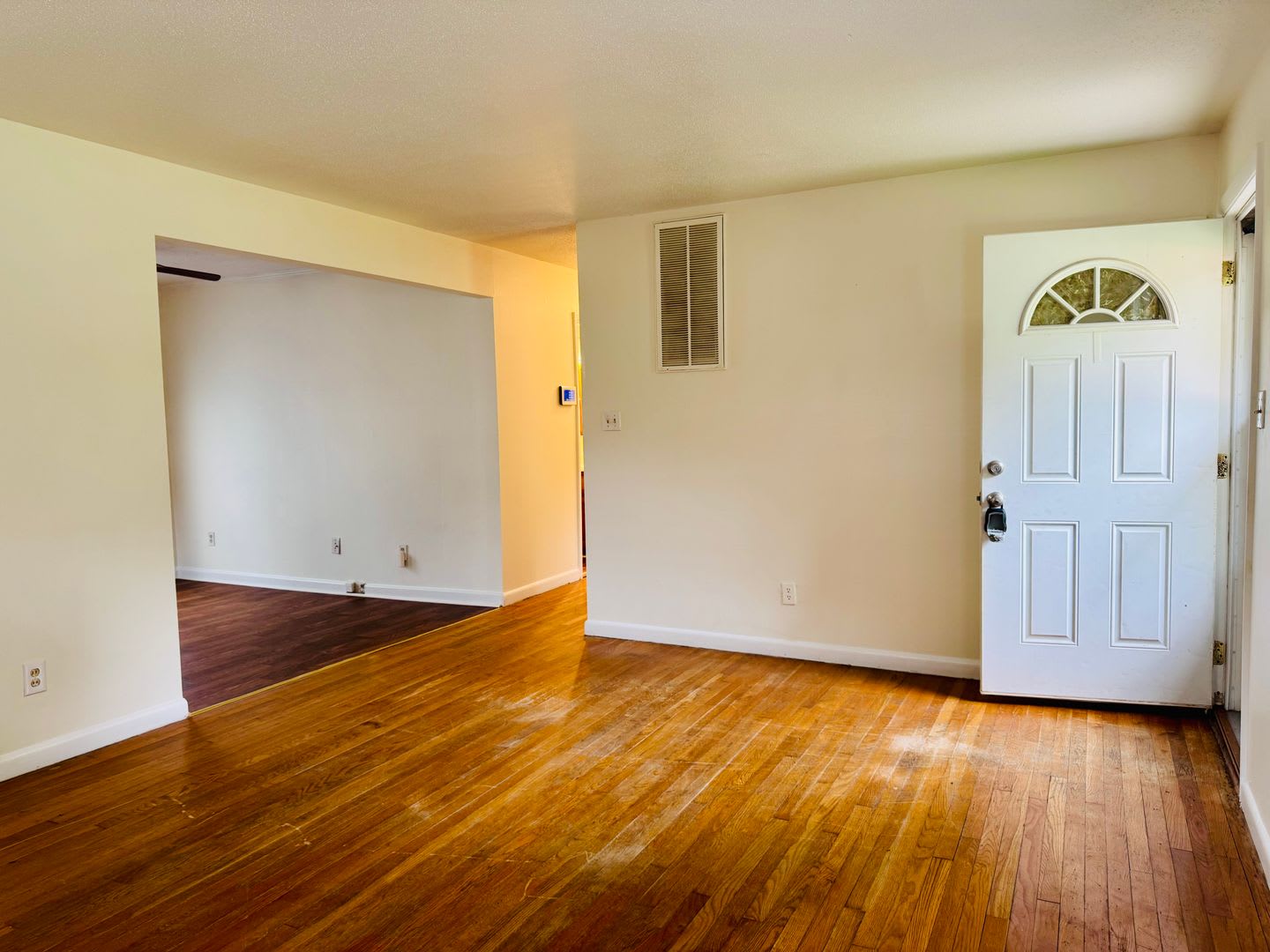 Pet Friendly, 3BR Move in Ready! 921 Weston Street – photo 2