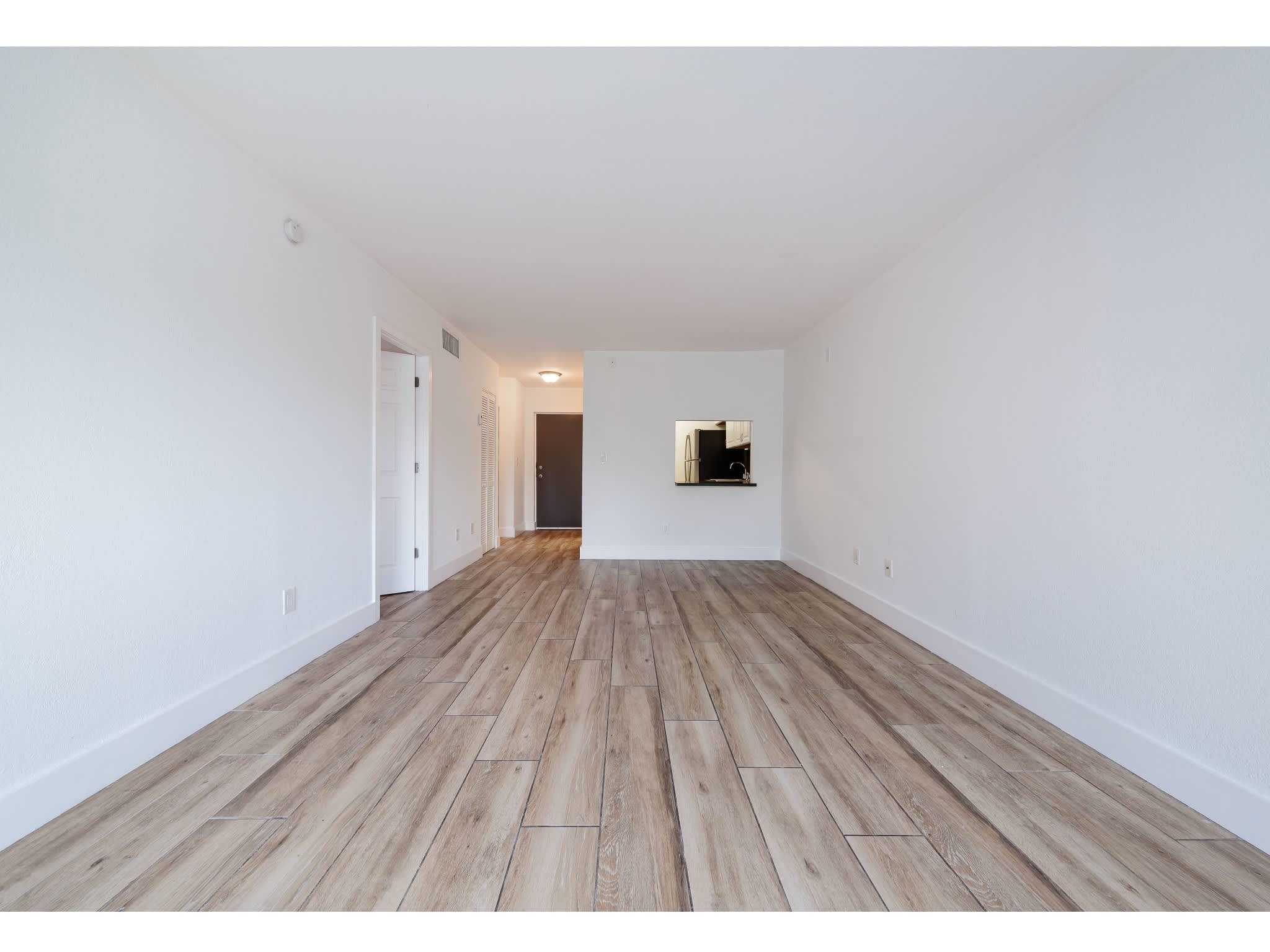 3611 Oak Av 3611 Miami Fl 33133 – photo 2