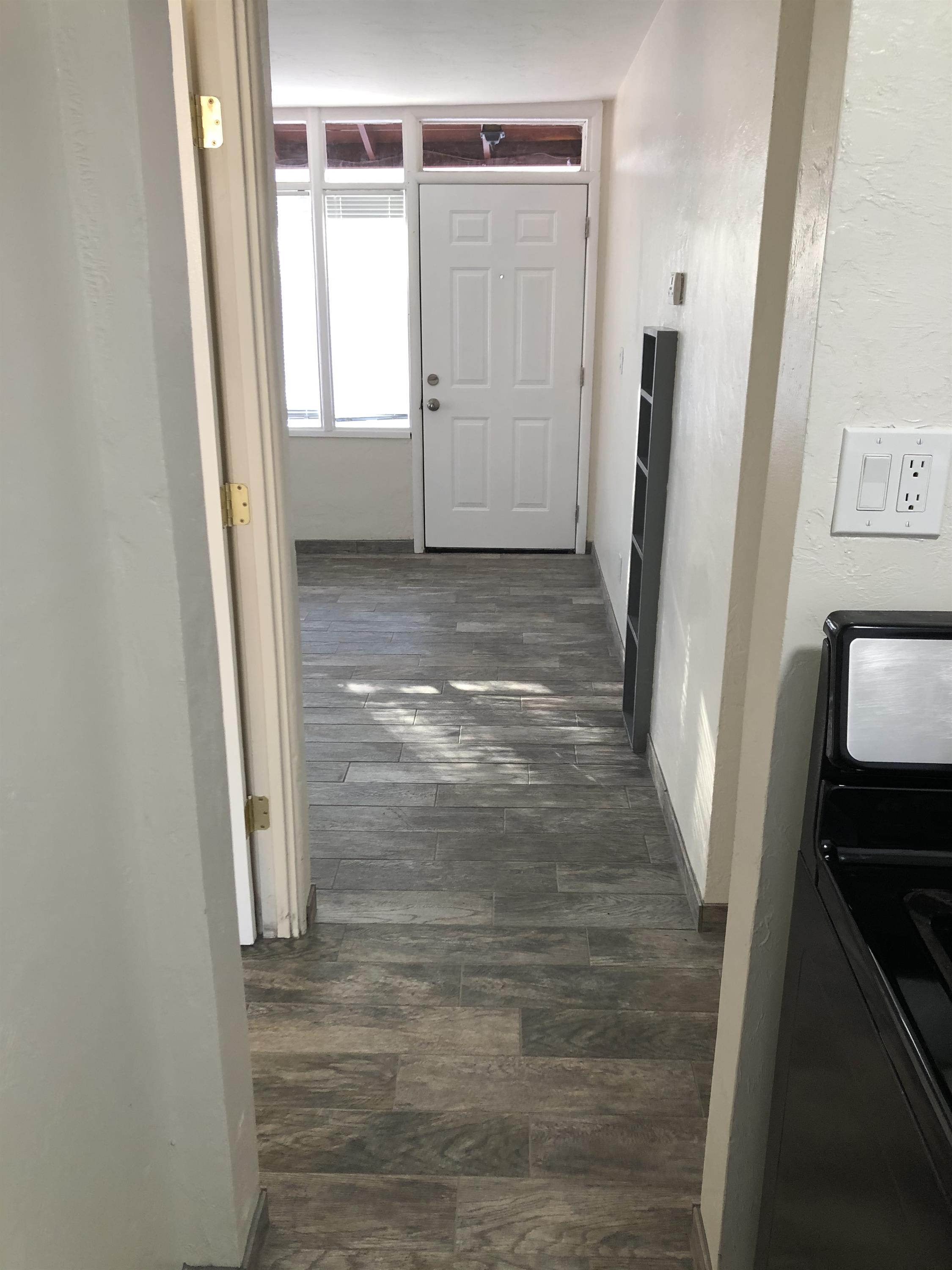 1039 E 9th Street – photo 5