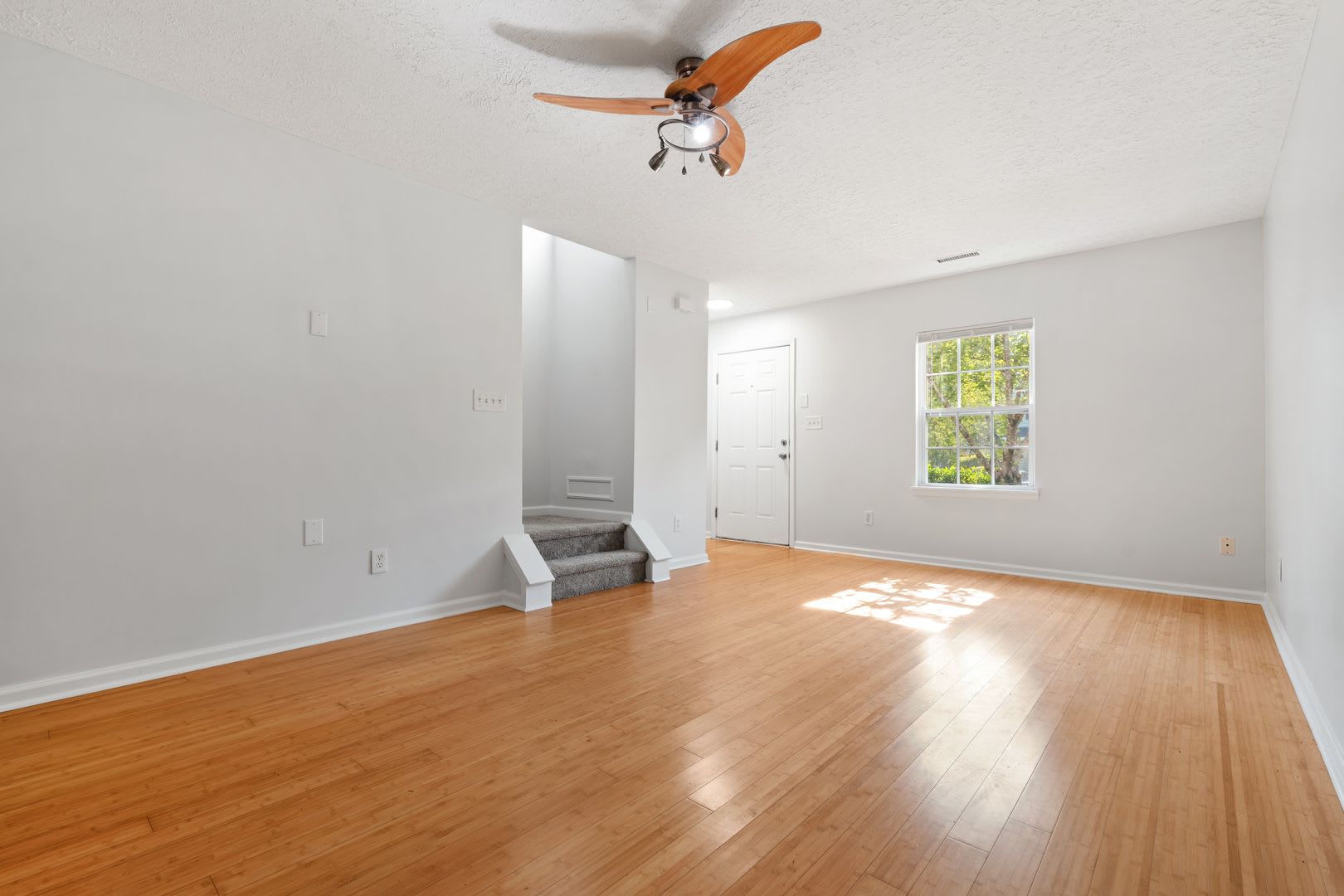 Newly Renovated 2 Bedroom Townhome! Great Location in Durham – photo 2