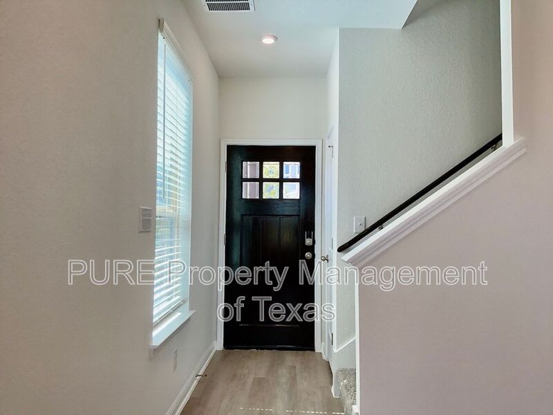 2208 Cornfield Dr – photo 3