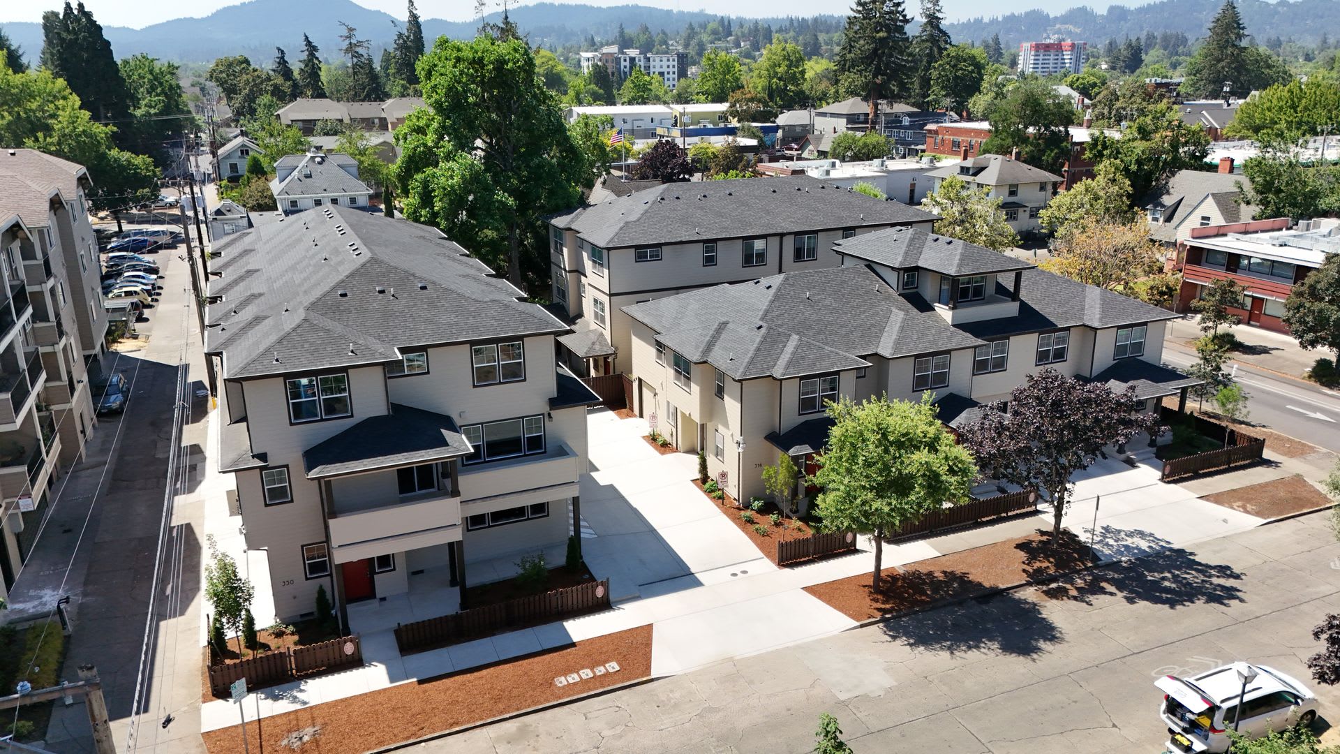 4 Bedroom 4 Bath New Townhome Every Bedroom Is Its Own Master Suite With Your Own Full Bathroom Walk In Closet And A C Unit Full Size Washer And Dryer In Your Unit – photo 3