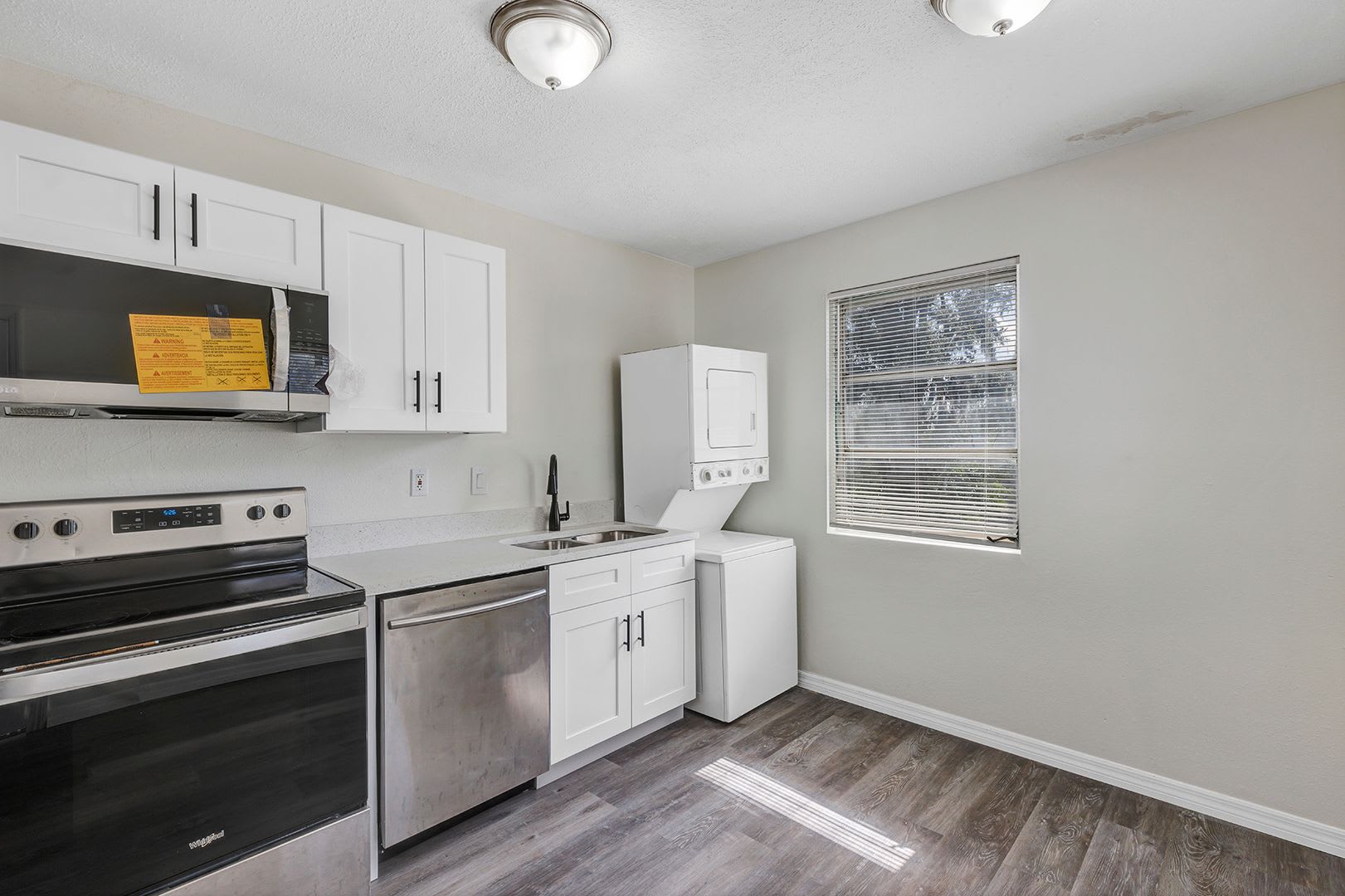Discover Coastal Living at Its Finest: 751 Bellevue Unit 3, Daytona Beach – photo 4