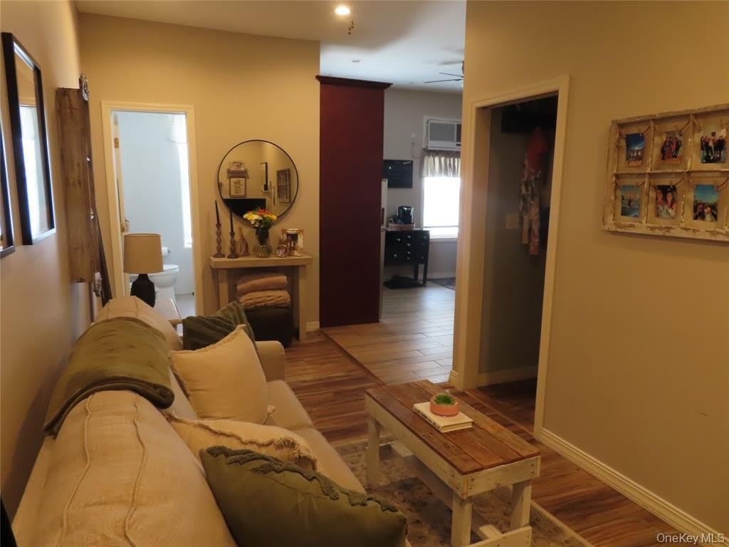 33 Deer Park Avenue – photo 5