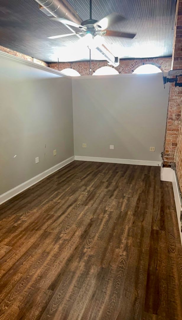 27 W Oak St – photo 2