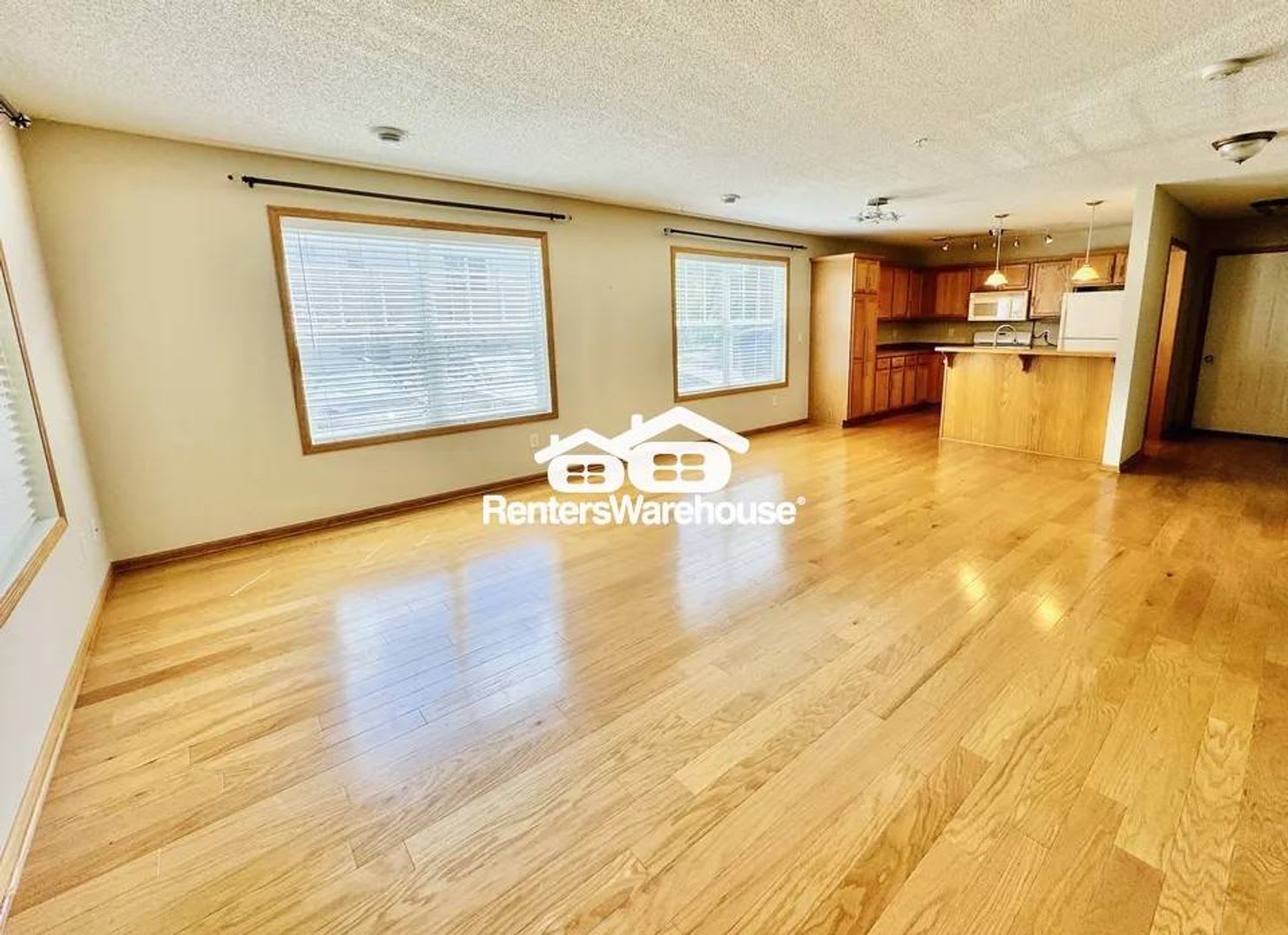 Available Now 3 Bedroom 1 5 Bath End Unit Townhome W Updates 2 495 – photo 4