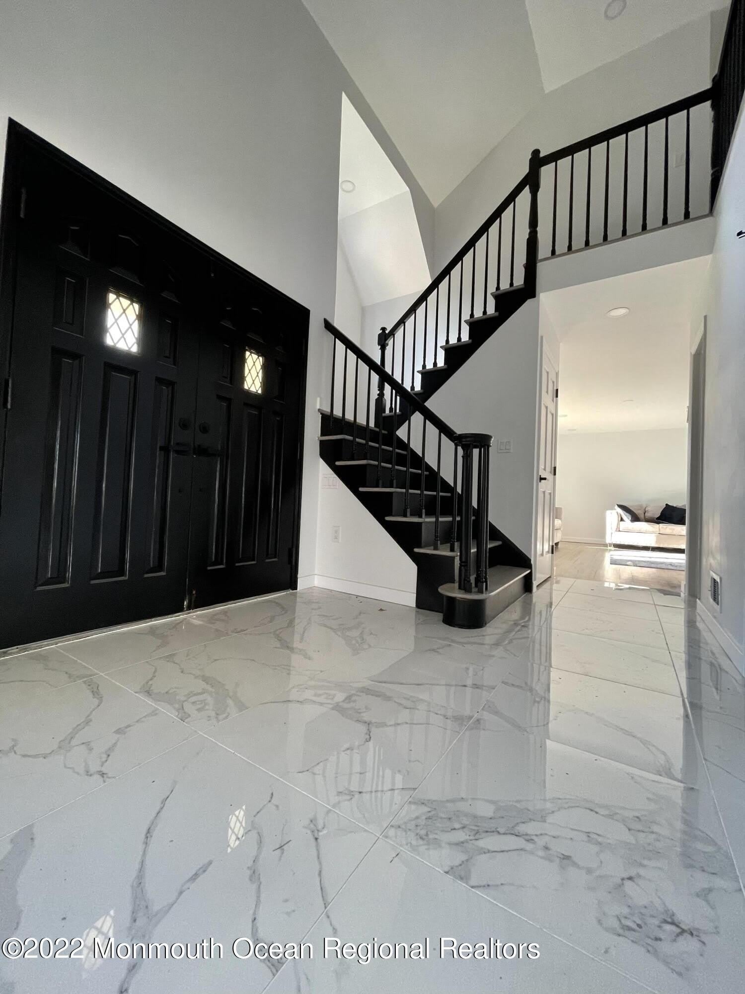 1 Karen Court – photo 2